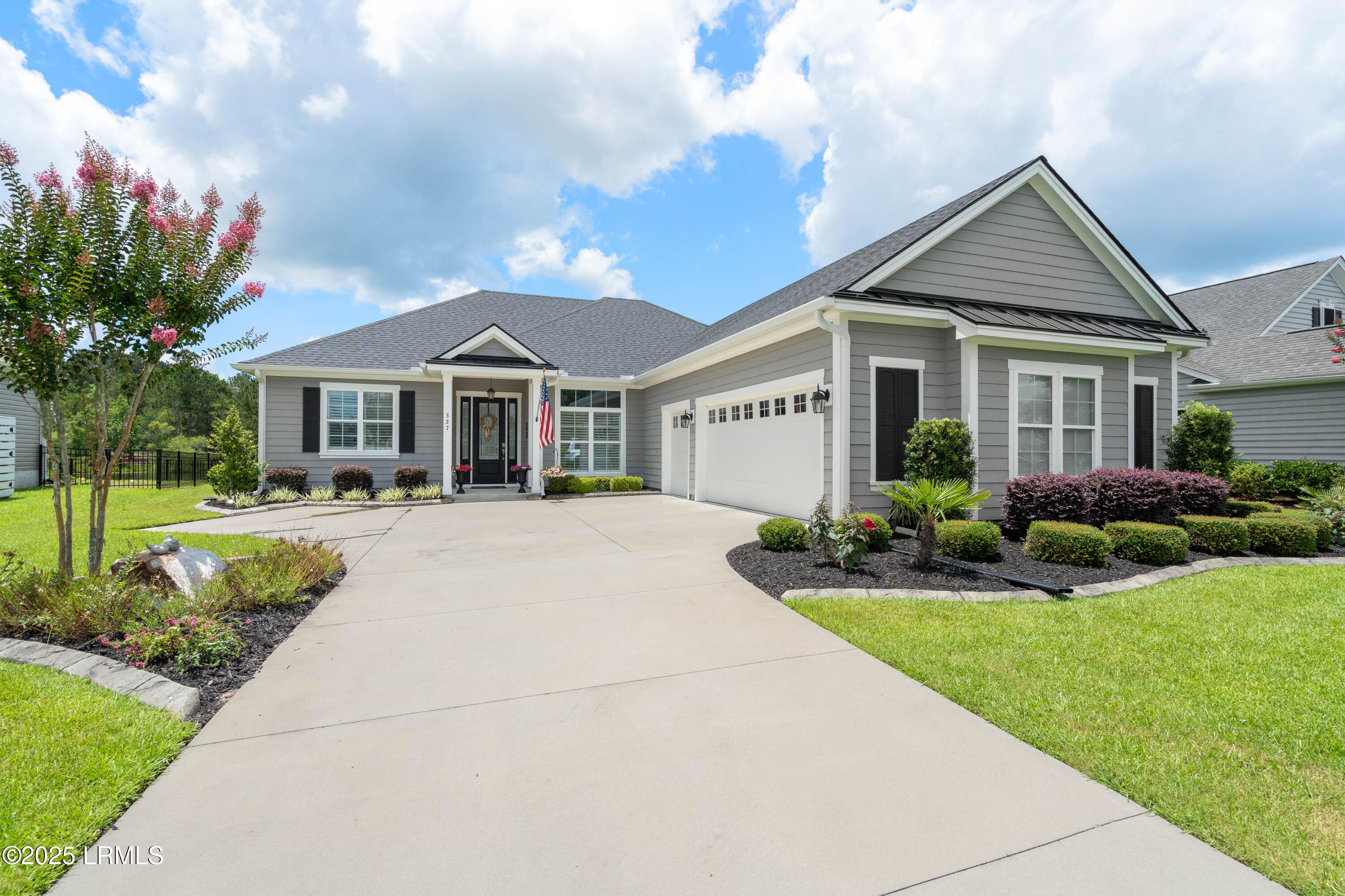 327 River Oak Way Property Photo 1
