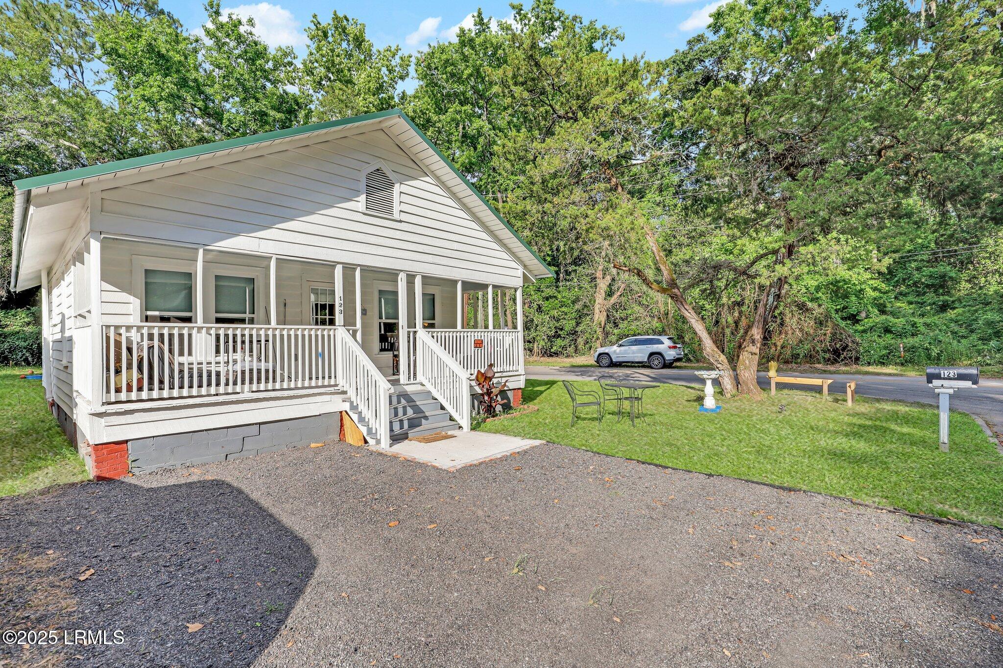 123 Moore Street Property Photo 1