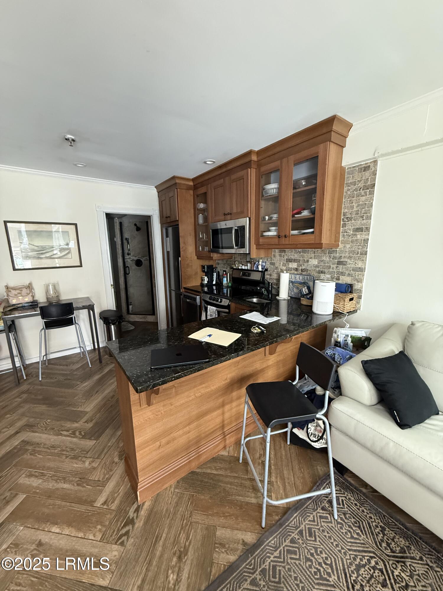 502 Sunsuite Property Photo 1