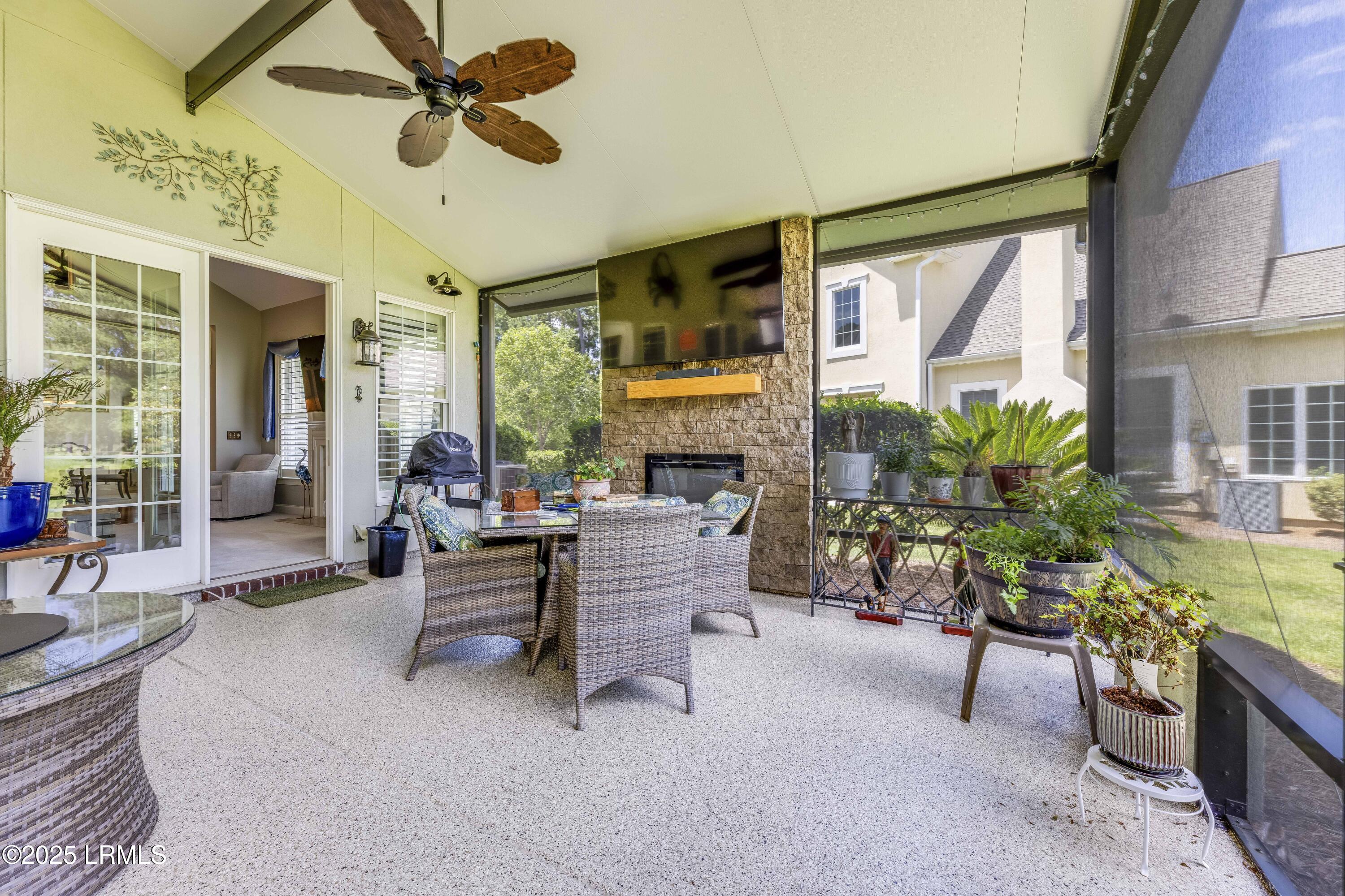 300 Persimmon Circle Property Photo 1