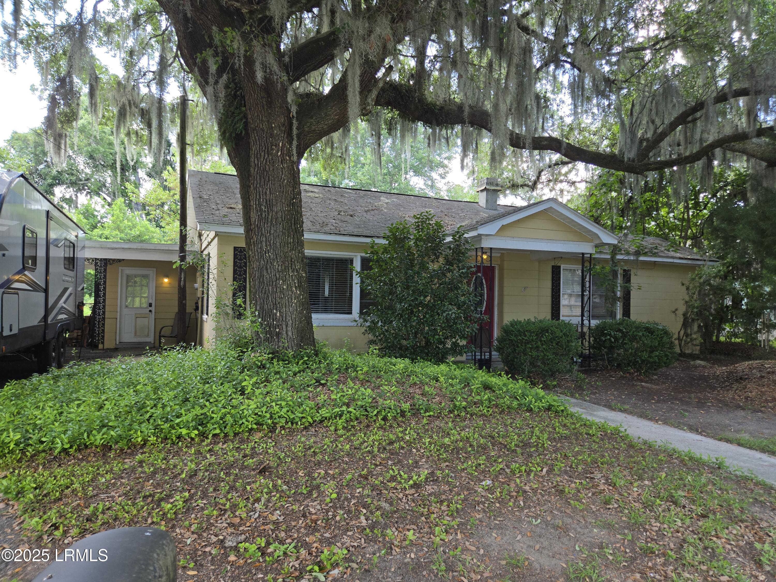 522 Meritta Avenue Property Photo 1
