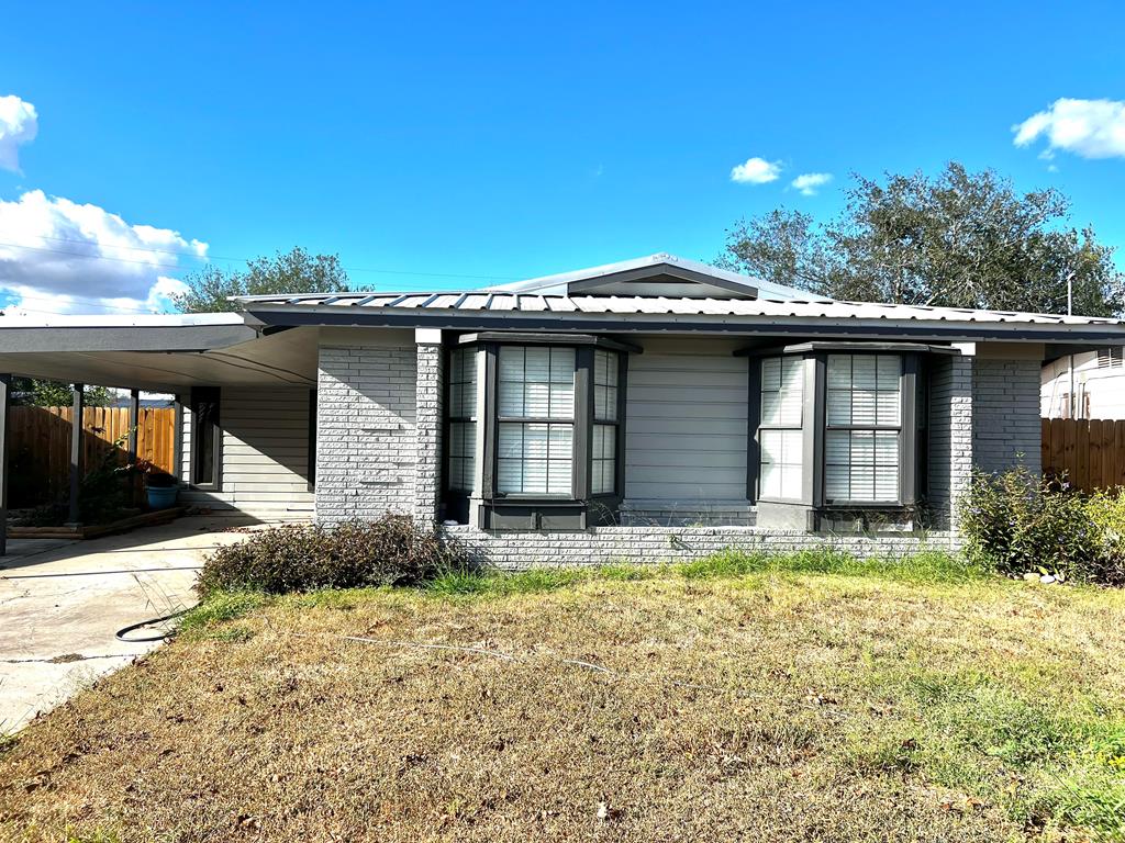 413 Paul Place Property Photo 1