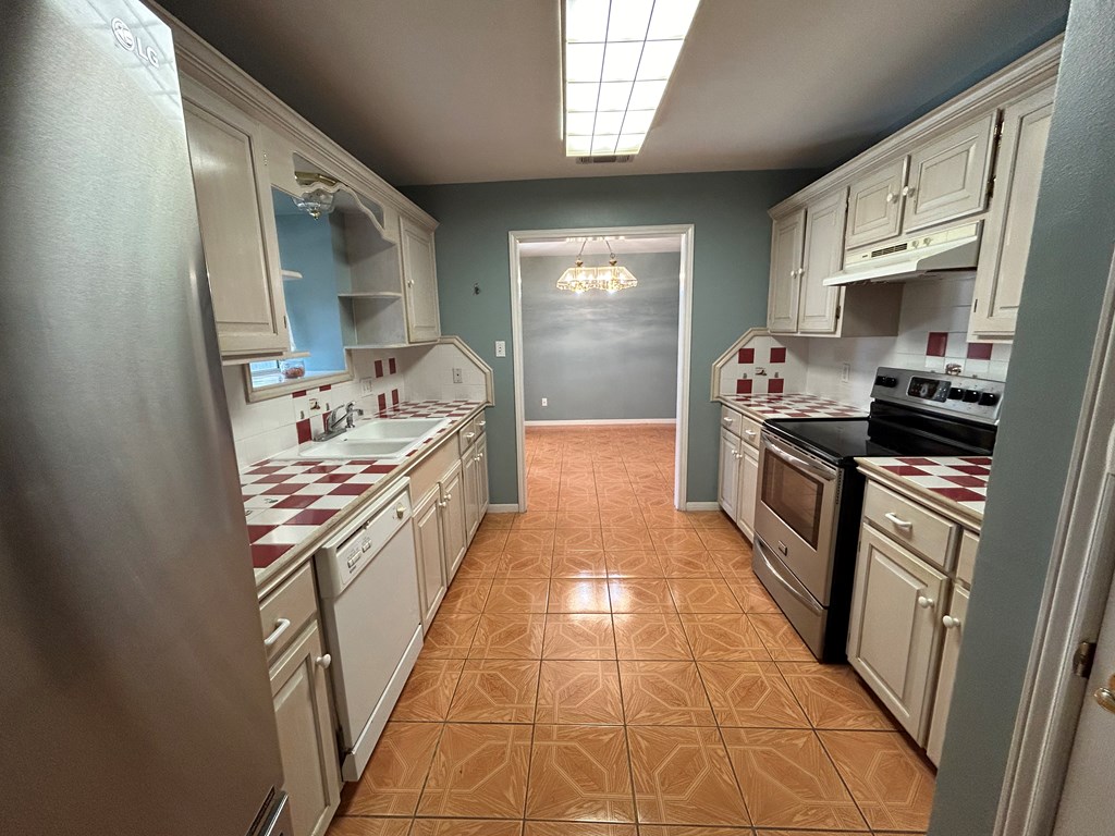 1304 Yosemite Dr Property Photo 11
