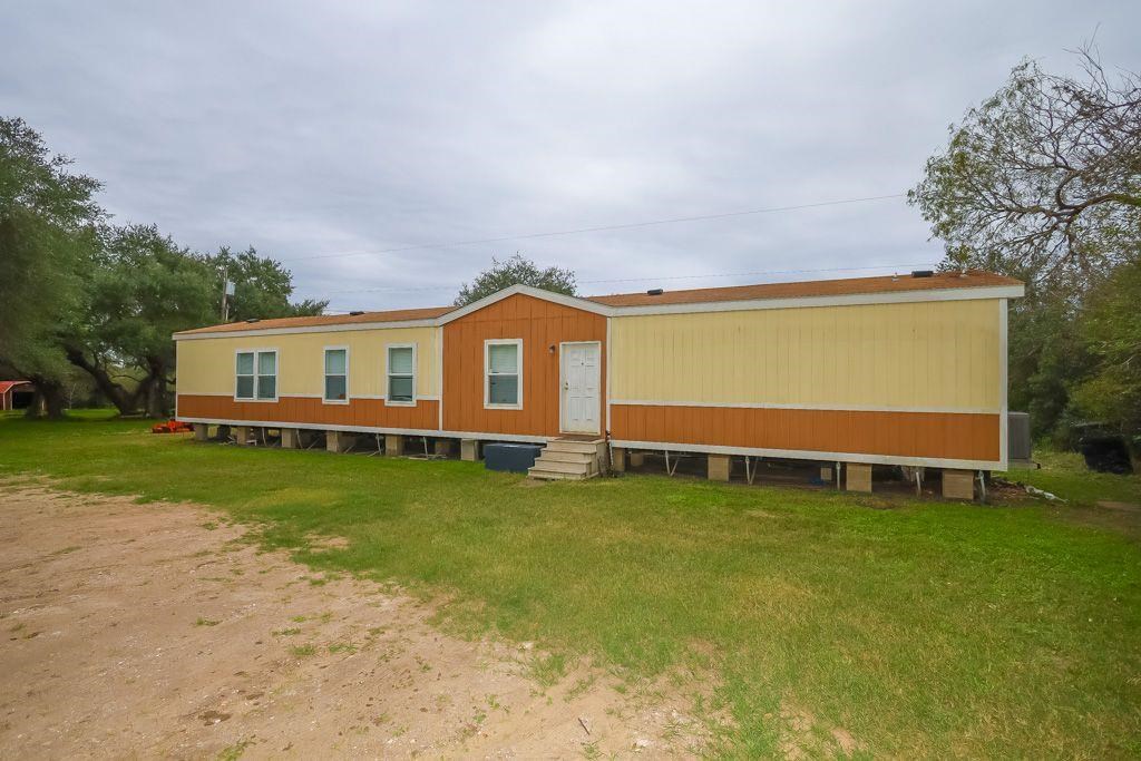 190 Windsor Property Photo 3