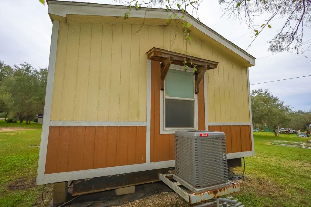 190 Windsor Property Photo 4