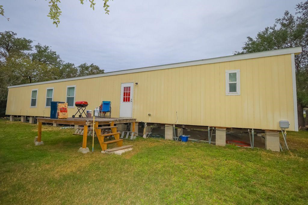 190 Windsor Property Photo 6