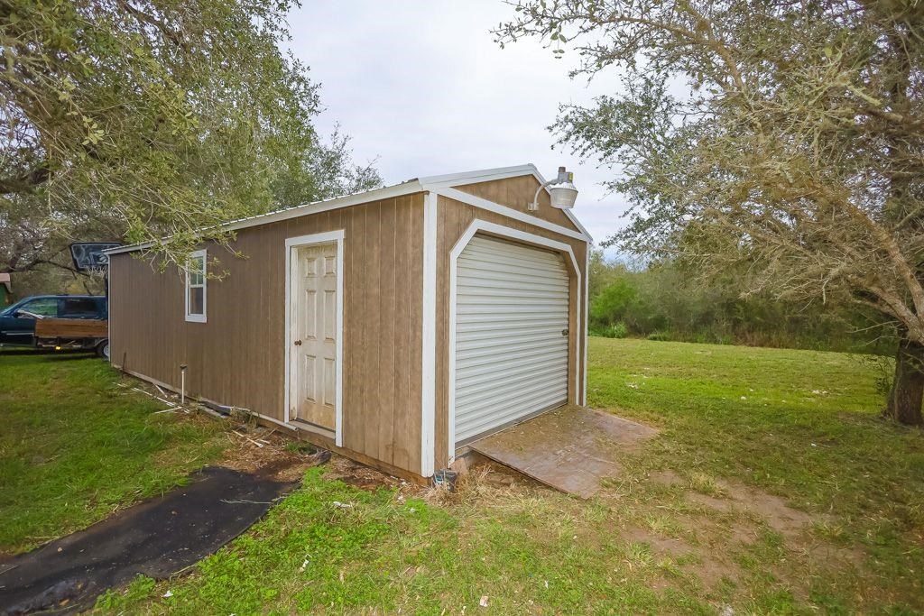 190 Windsor Property Photo 10