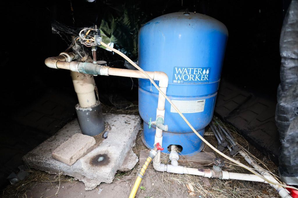 190 Windsor Property Photo 14