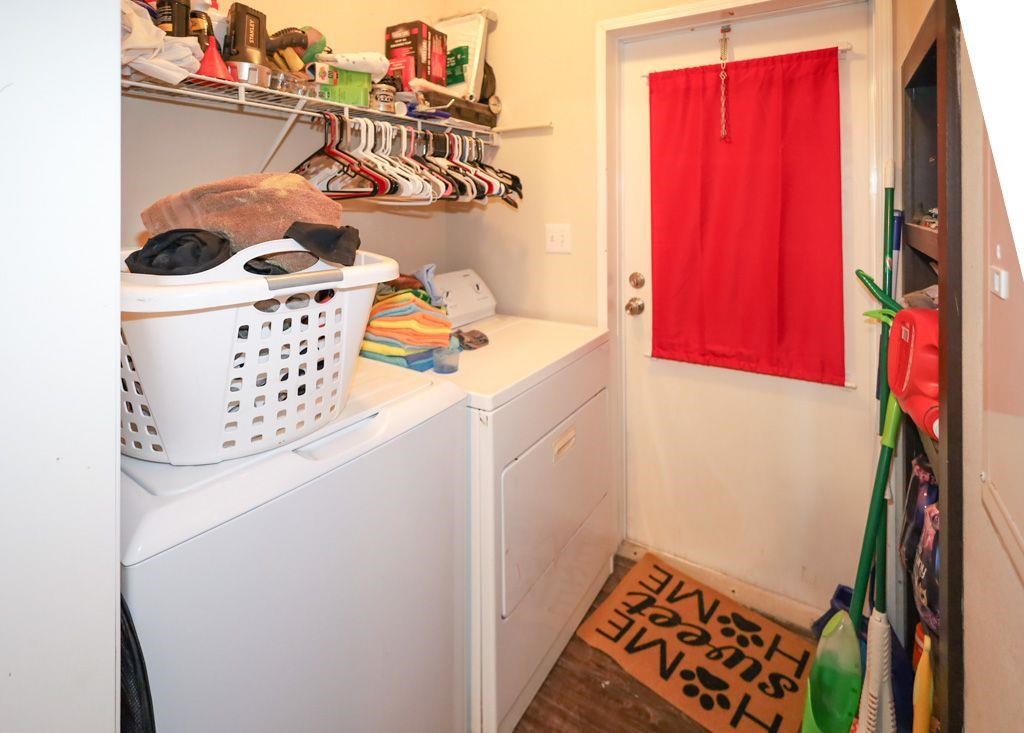 190 Windsor Property Photo 16