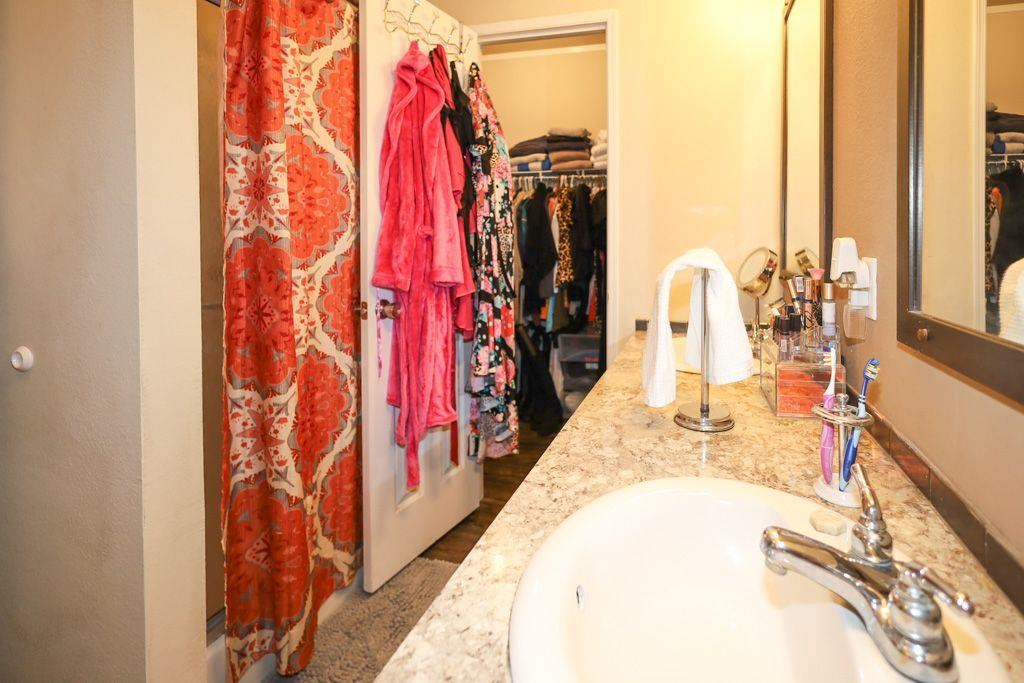 190 Windsor Property Photo 18