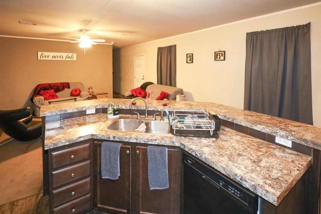 190 Windsor Property Photo 21