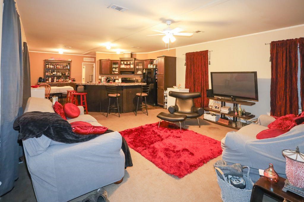 190 Windsor Property Photo 24