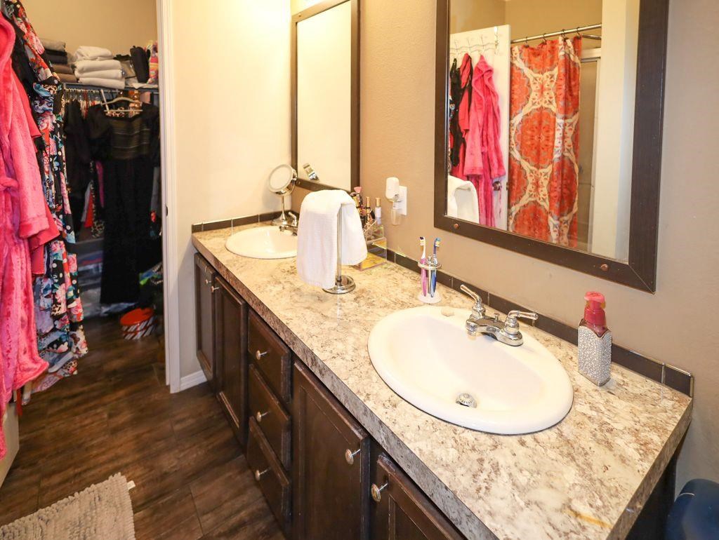 190 Windsor Property Photo 27