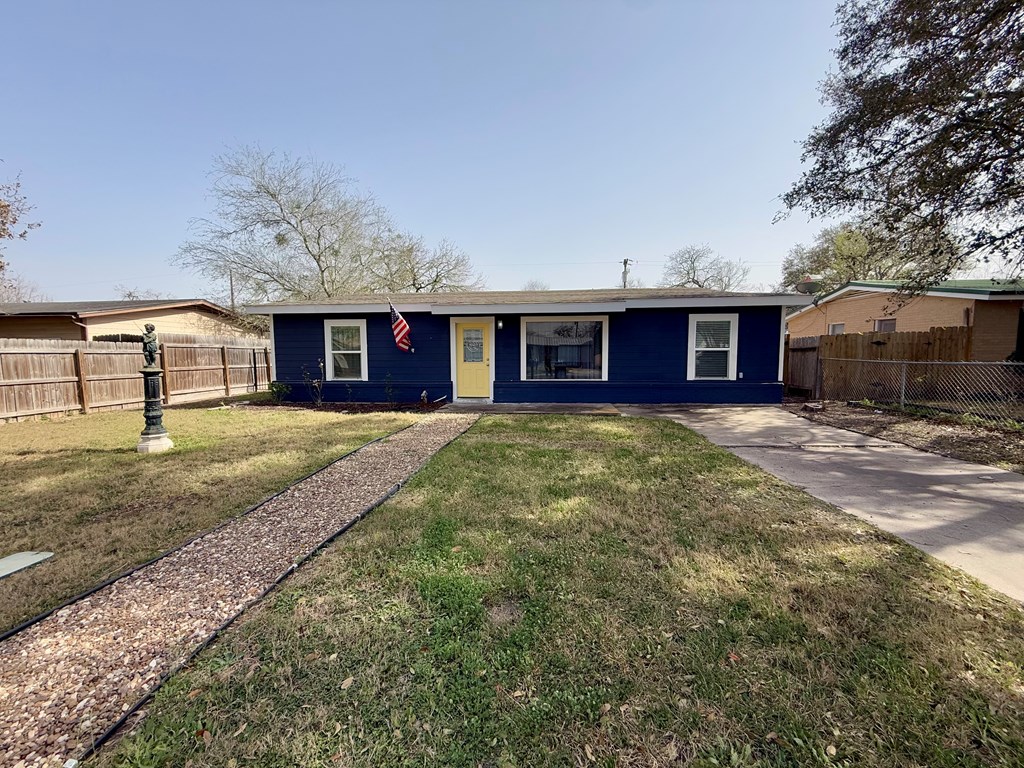 1518 E Rosewood Property Photo 2
