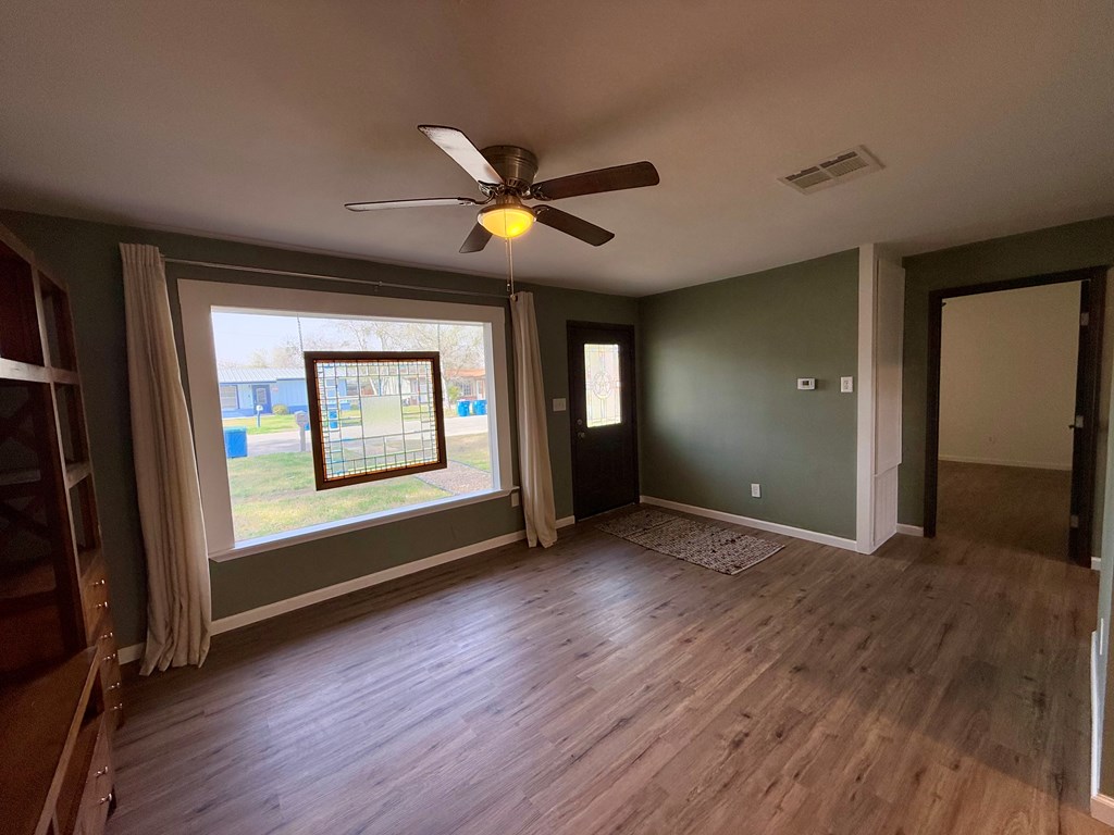 1518 E Rosewood Property Photo 8