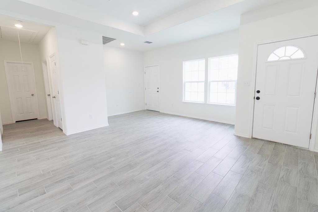 811 Polk St Property Photo 3