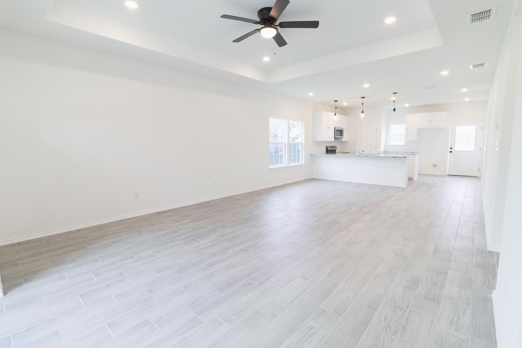 811 Polk St Property Photo 4