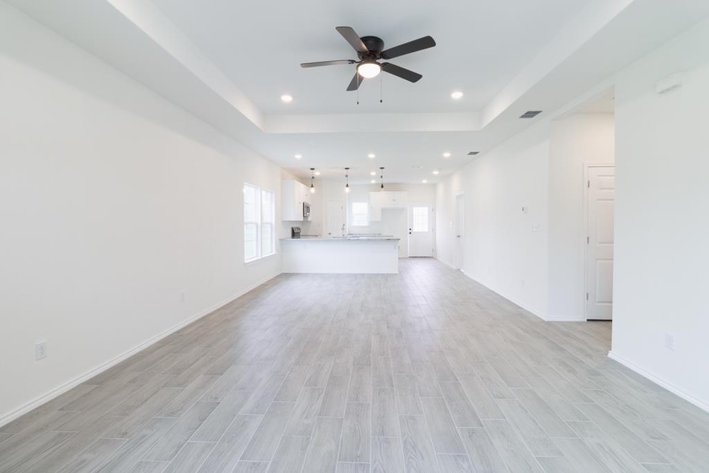 811 Polk St Property Photo 8