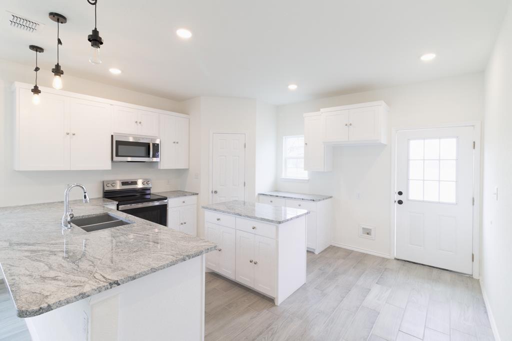 811 Polk St Property Photo 10