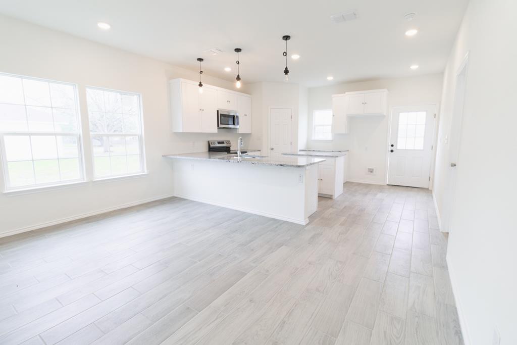 811 Polk St Property Photo 13