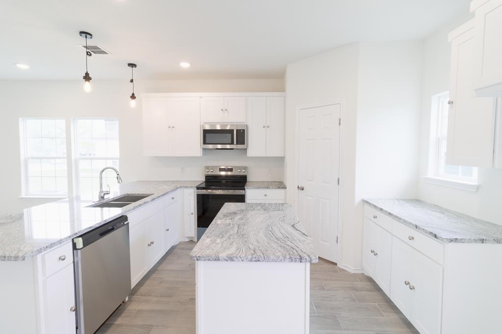 811 Polk St Property Photo 14