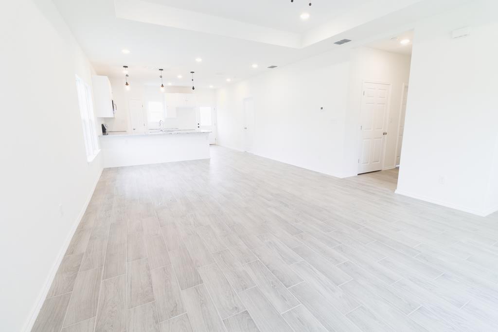 811 Polk St Property Photo 15