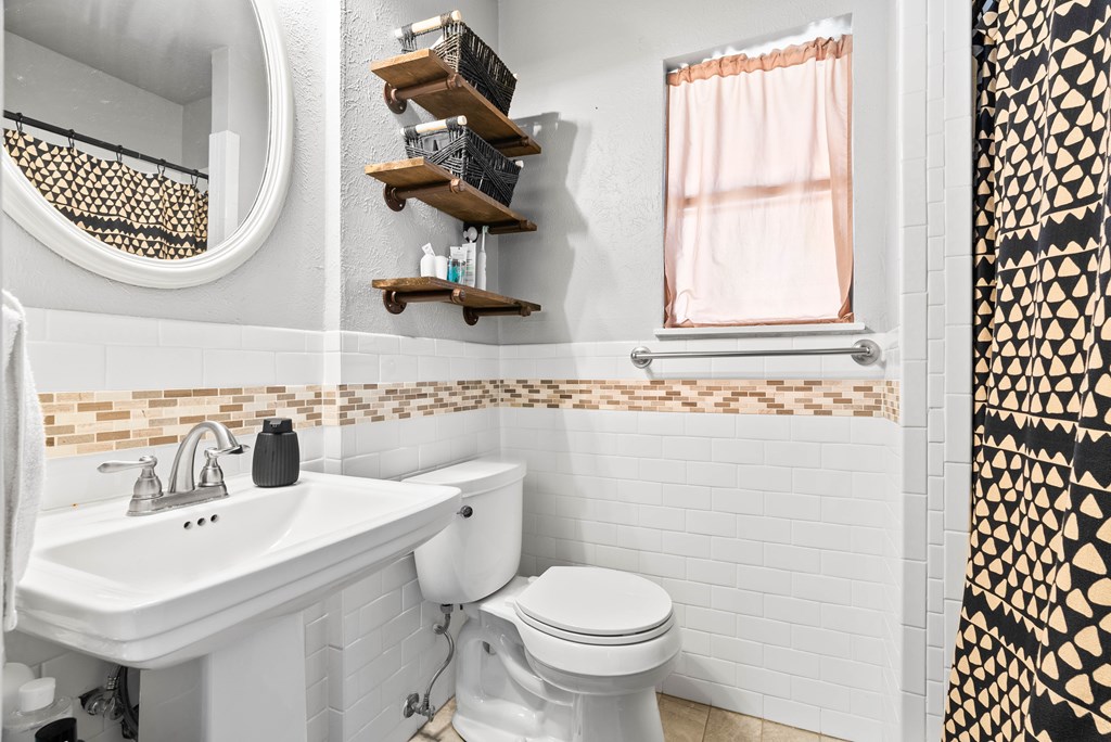 1006 Fannin Property Photo 12