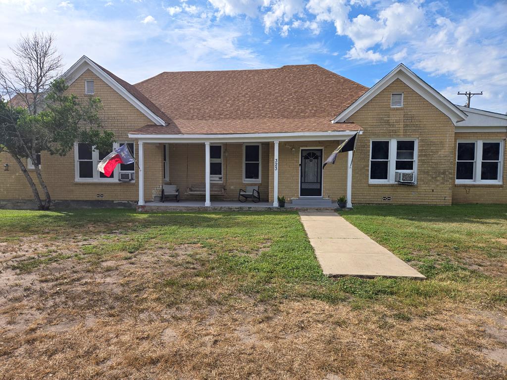 323 Main Property Photo 1