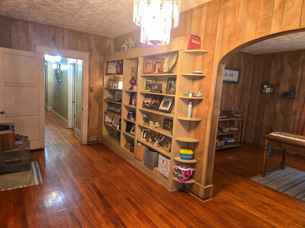 323 Main Property Photo 7