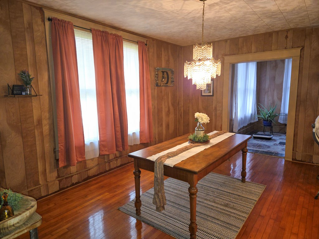 323 Main Property Photo 8