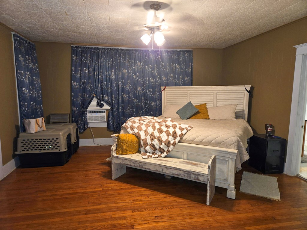 323 Main Property Photo 15