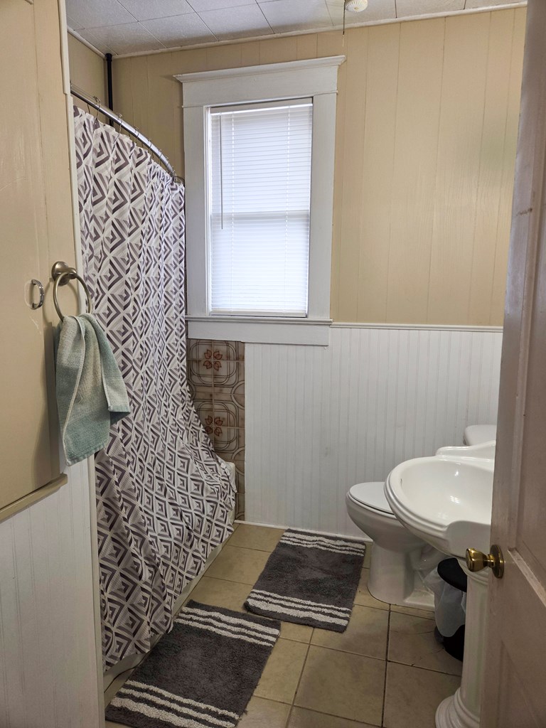 323 Main Property Photo 17