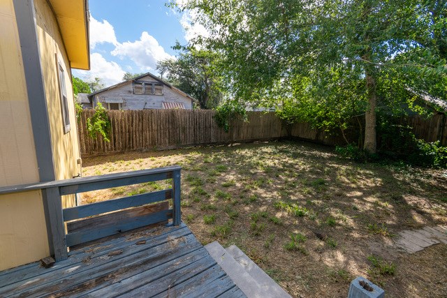 506 Bowie St Property Photo 3