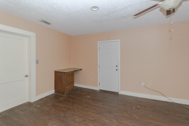 506 Bowie St Property Photo 8