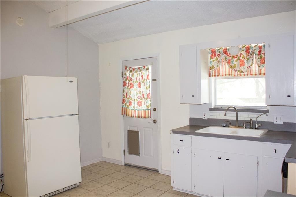 33 Encino Loma Property Photo 13