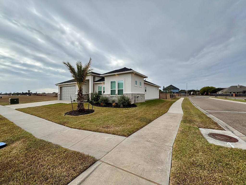 101 Chiman Cr Property Photo 2