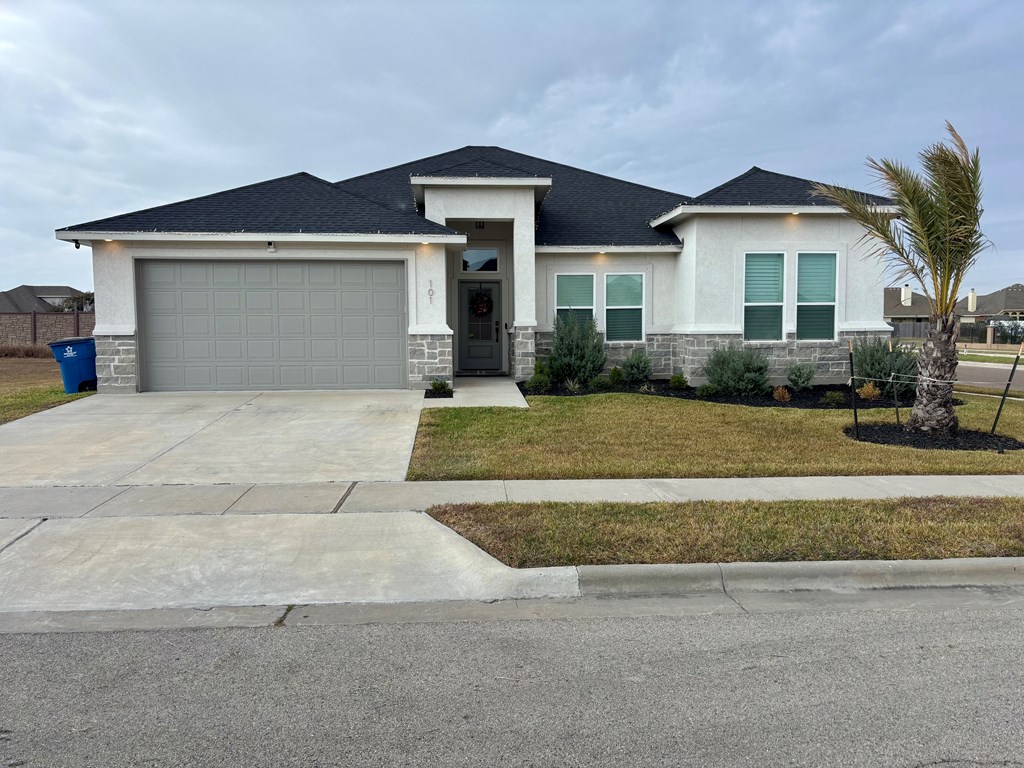 101 Chiman Cr Property Photo 3