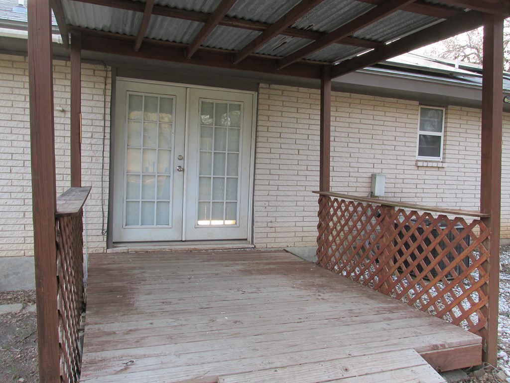 4300 Louise Property Photo 6