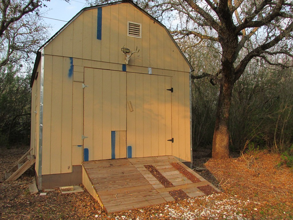 4300 Louise Property Photo 7