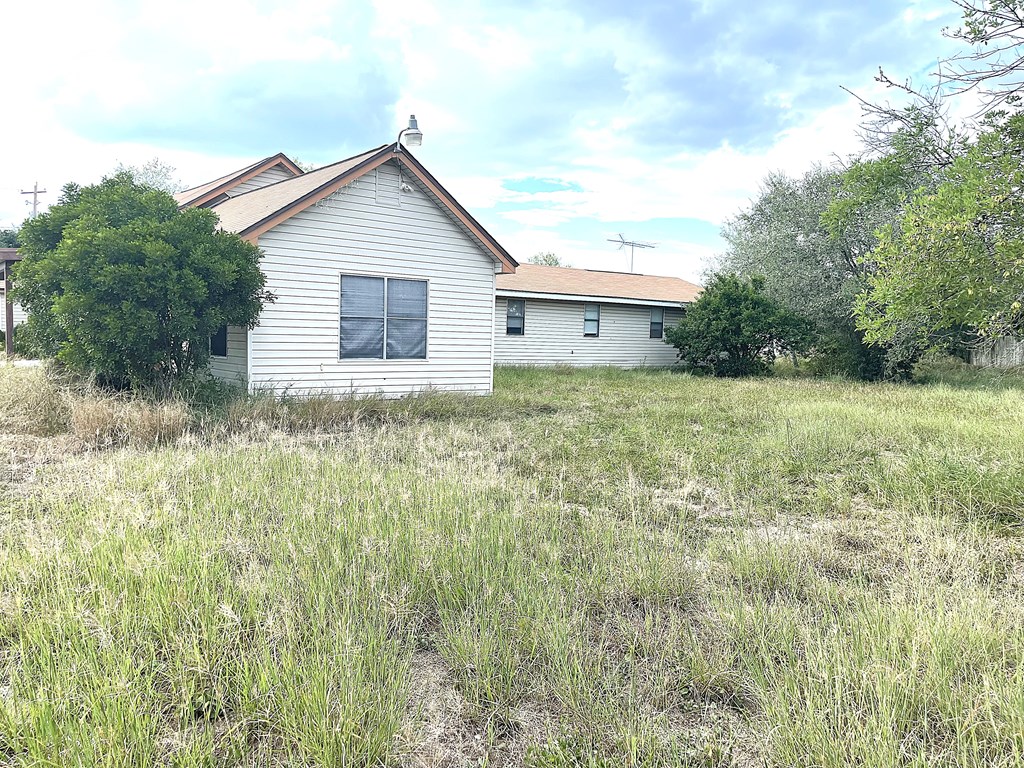 2103 Washington Property Photo 4