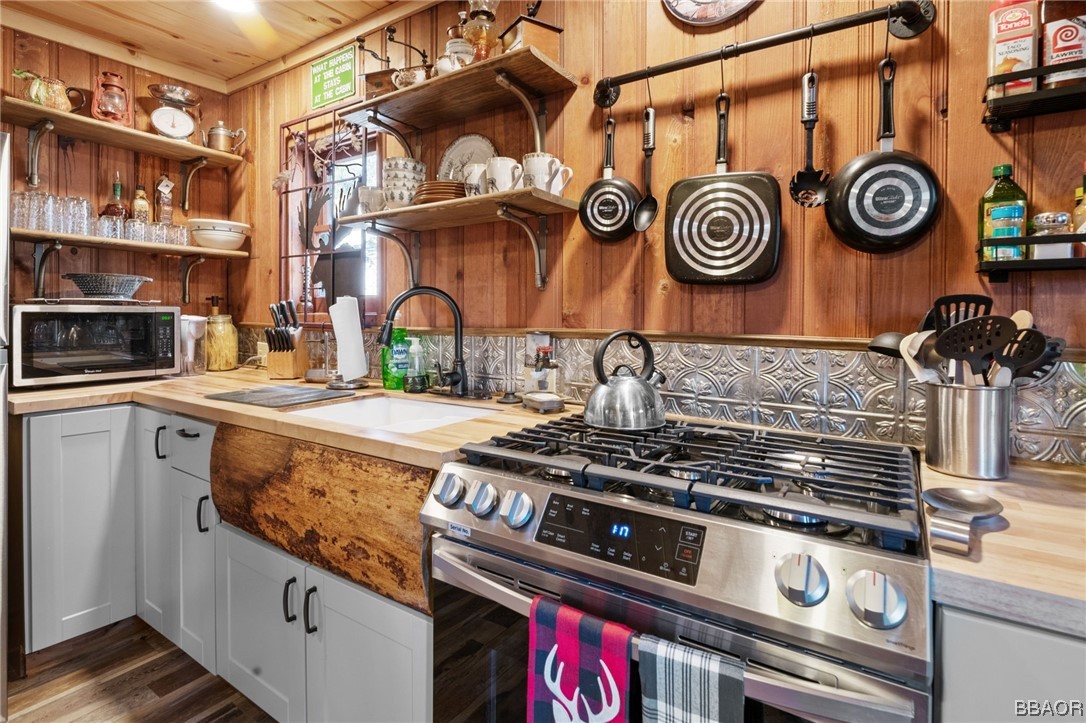 11 Polique Canyon Trail Property Photo 12