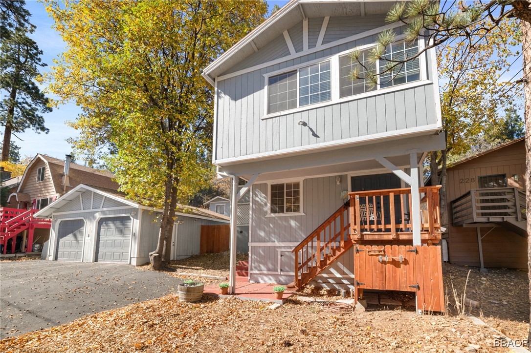230 Vista Avenue Property Photo 1