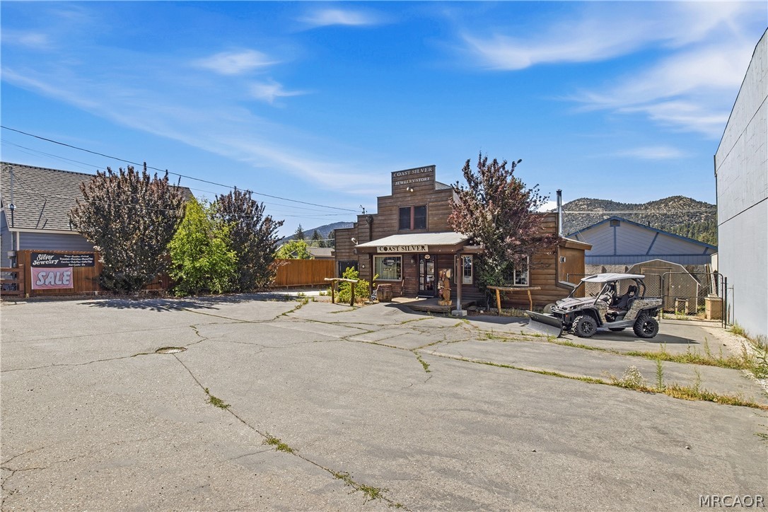 521 West Big Bear Boulevard Property Photo 3