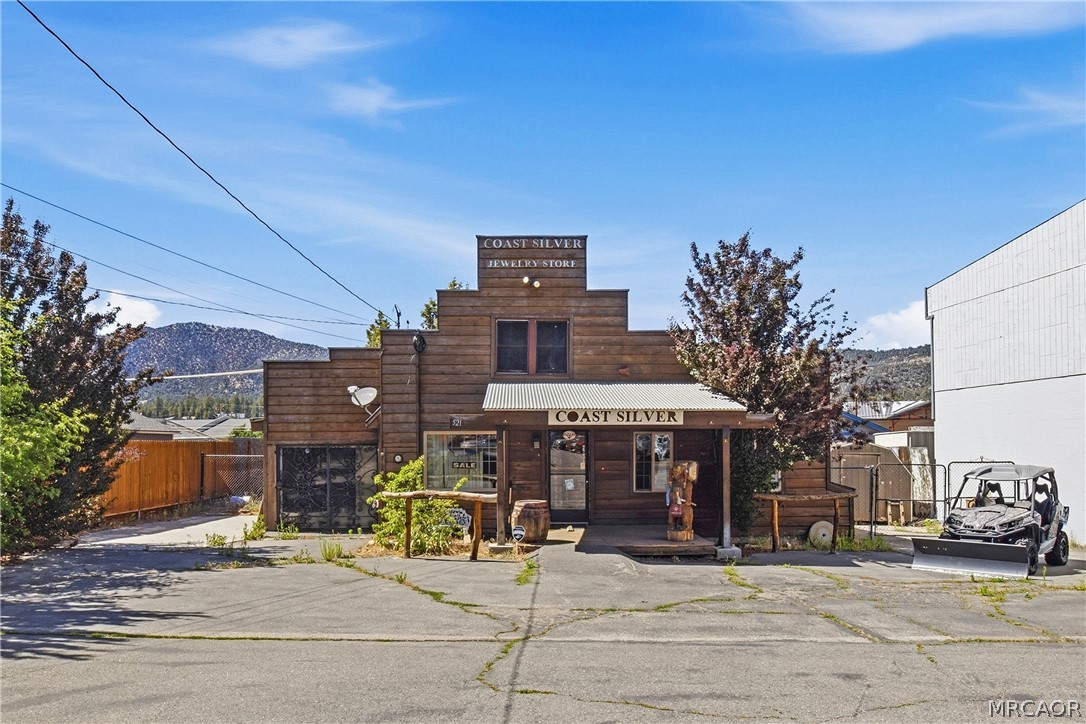 521 West Big Bear Boulevard Property Photo 4