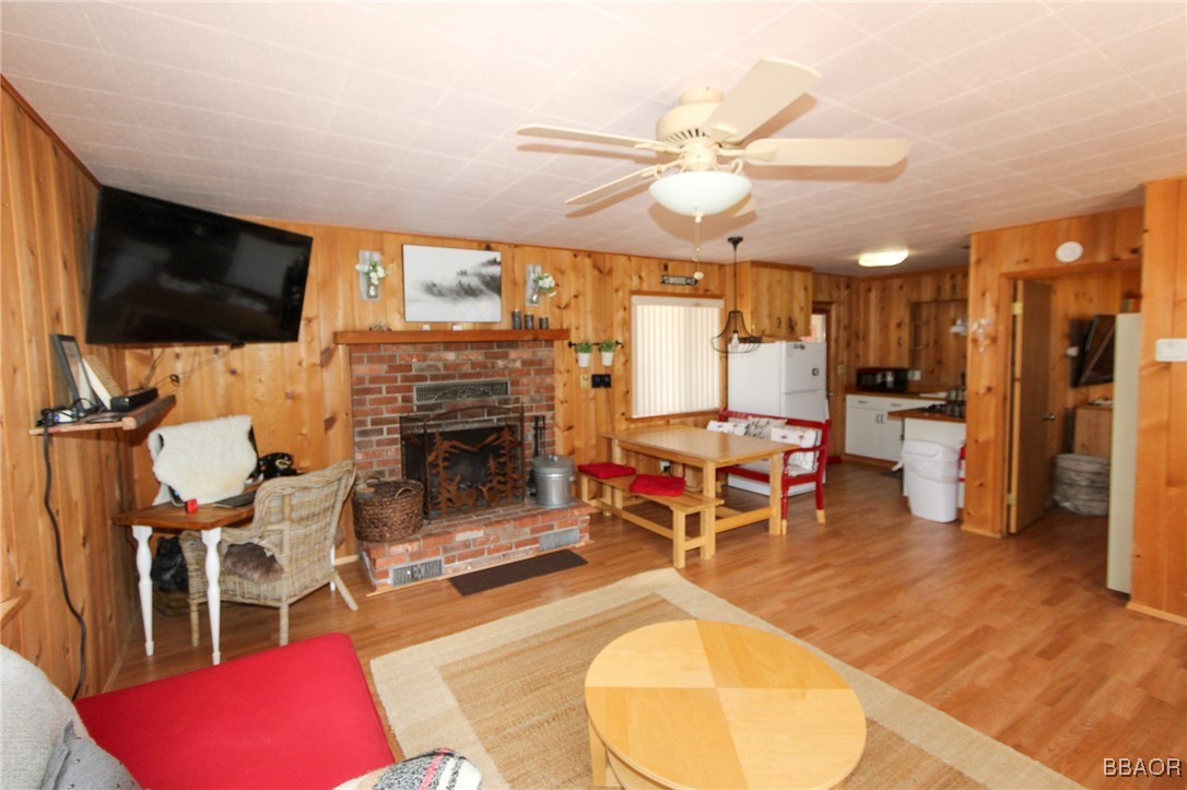1231 Crags Lane Property Photo 6