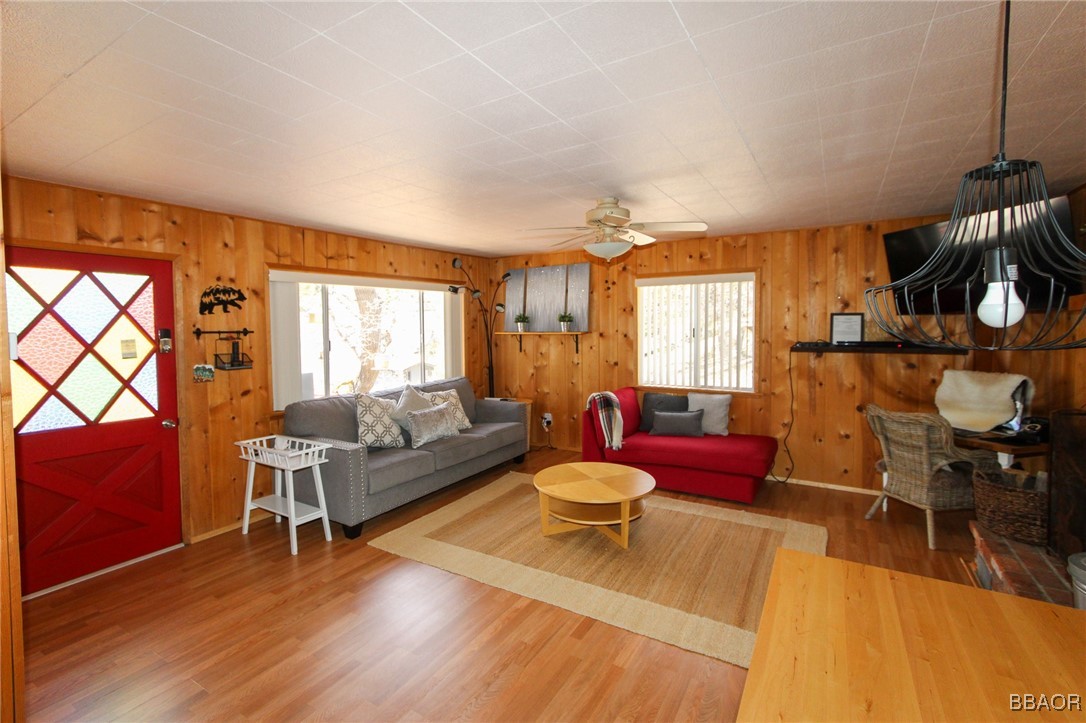 1231 Crags Lane Property Photo 8