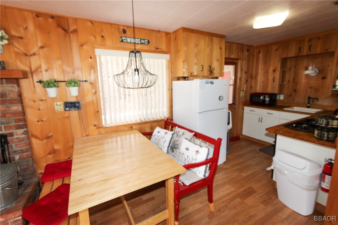 1231 Crags Lane Property Photo 9