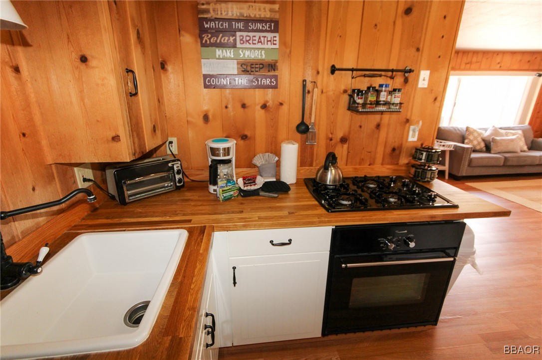 1231 Crags Lane Property Photo 11