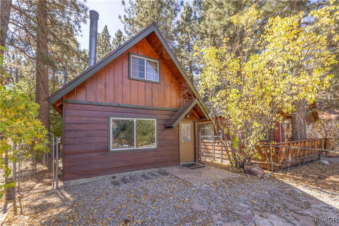 726 Maltby Boulevard Property Photo 1