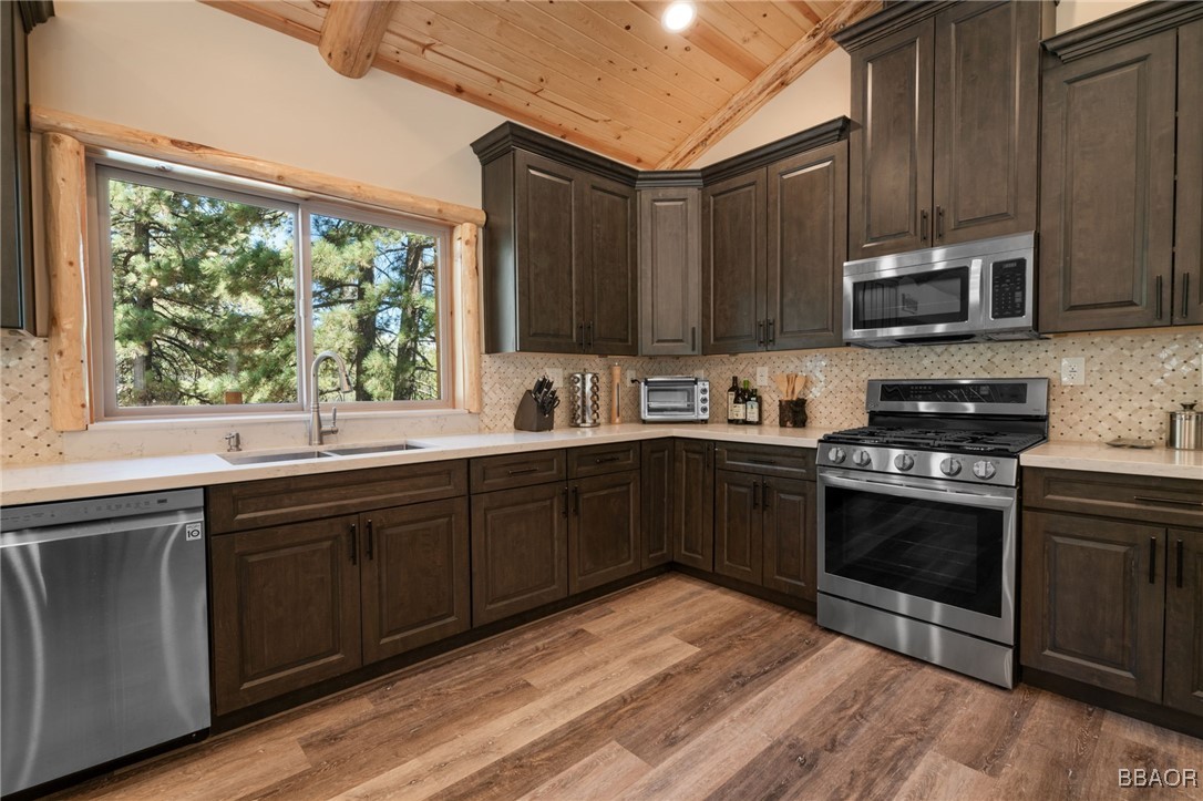 195 Teakwood Drive Property Photo 11
